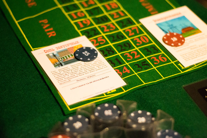 Ведущий развлекает гостей на корпоративе в Tolyatti